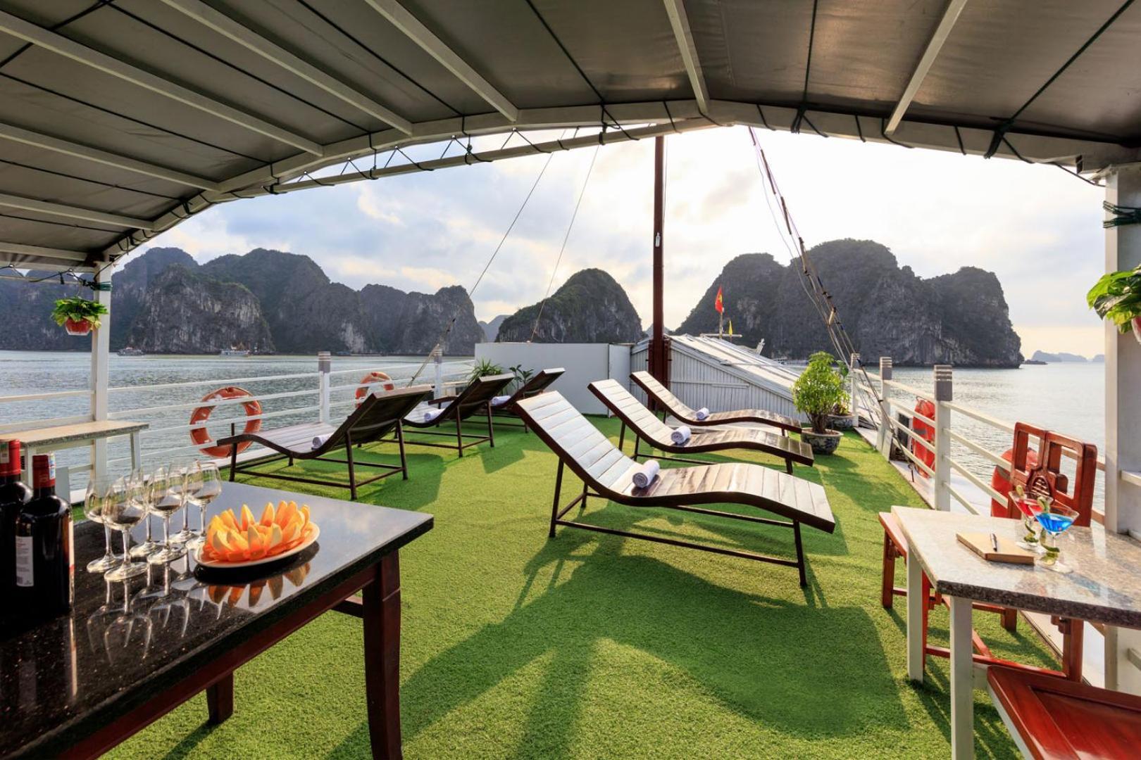 Cozy Bay Classic Cruise Ha Long Exterior foto