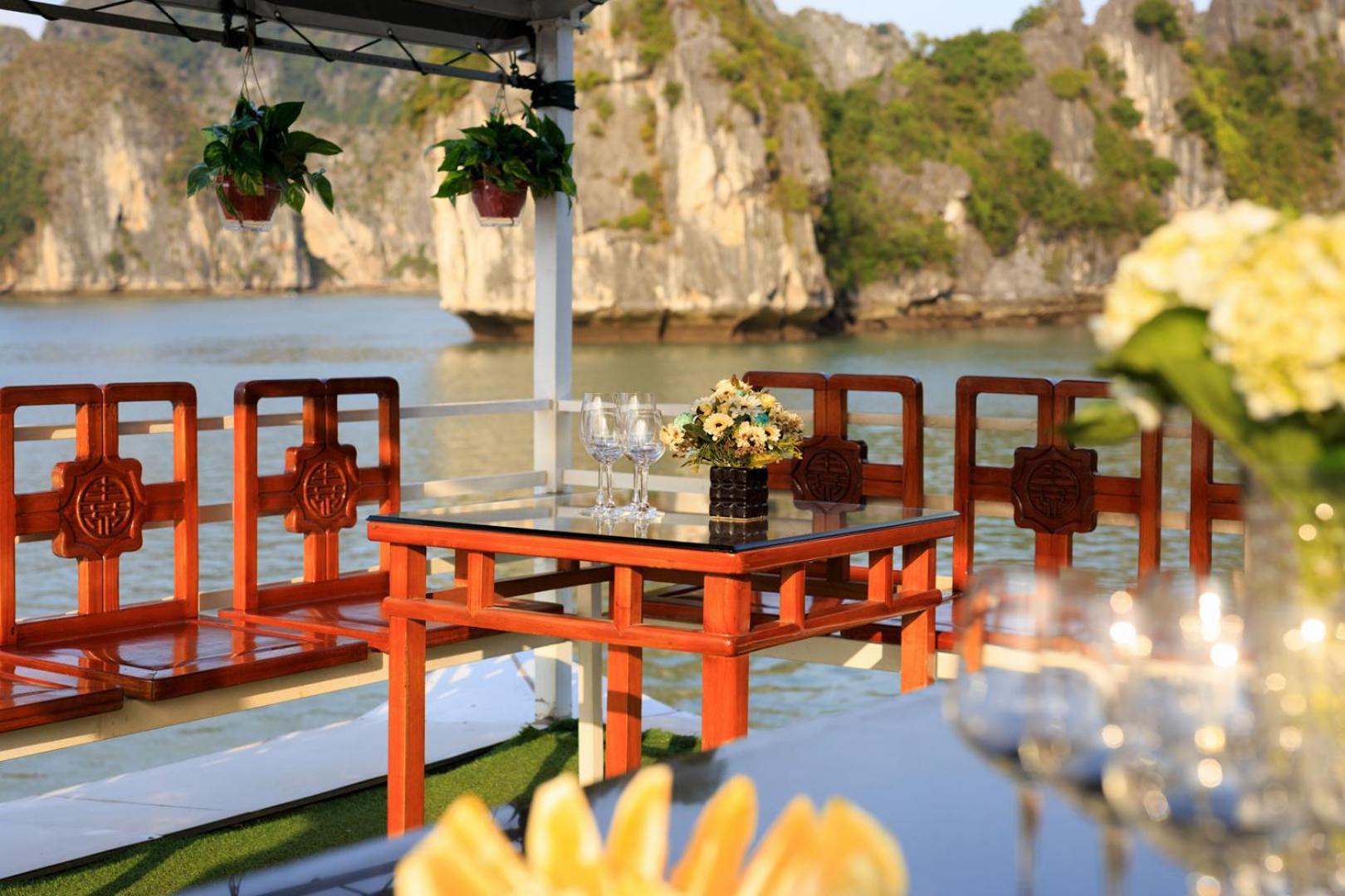 Cozy Bay Classic Cruise Ha Long Exterior foto